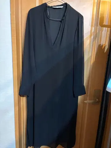 ZARA 블랙 V넥 긴팔 원피스 S/M