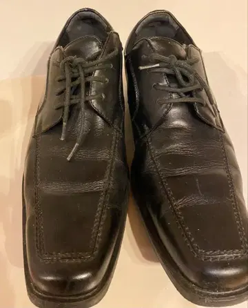 블랙 가죽 레이스업 슈즈