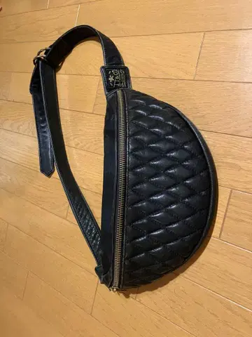 TT&CO 가죽 바디백 퀼팅