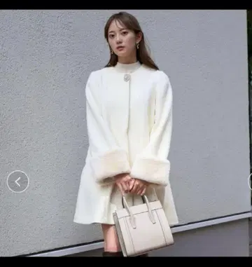 Snidel 비즈 브로치 A라인 코트 아이보리