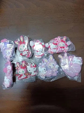 메조피아노 x 헬로키티 러버 마스코트