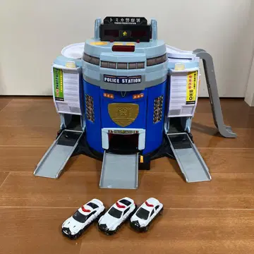 [ 순찰차 포함 ] 토미카 디럭스 폴리스 스테이션