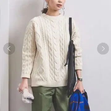 UNITED ARROWS 케이블 크루넥 니트 스웨터 아이보리