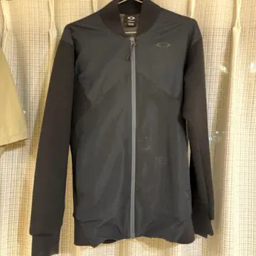 Oakley 블랙 자켓