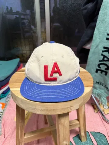 American Needle LA 로고 캡 베이지/파랑