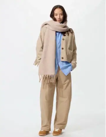 미사용 새상품 인기! UNIQLO 베이지 커브 팬츠 M 사이즈