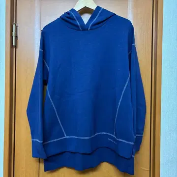 CECICA BLUE 후드 부착 네이비 후드티