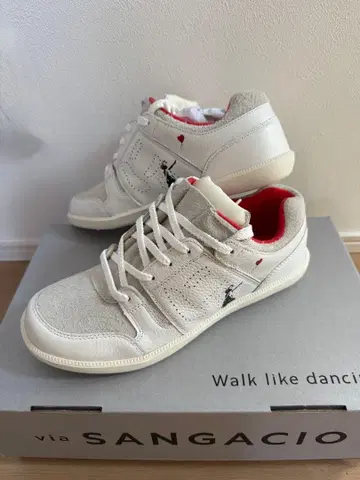 [ 미사용 새상품 ] via SANGACIO 뉴즈com 스니커즈 반시