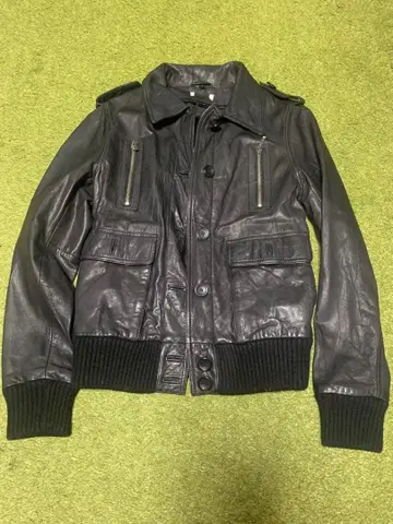 블랙 가죽 자켓 밀리터리풍