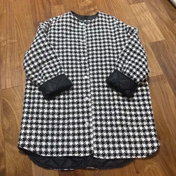 ZARA 체크 무늬 퀼팅 롱 코트