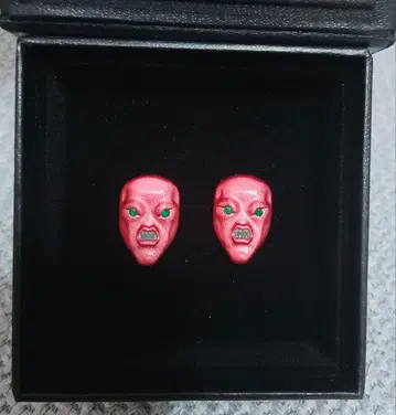 죠죠의 기묘한 모험 황금의 바람 액세서리 2 귀걸이 디아볼로