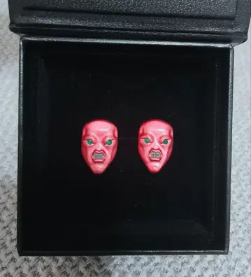 죠죠의 기묘한 모험 황금의 바람 액세서리 2 귀걸이 디아볼로