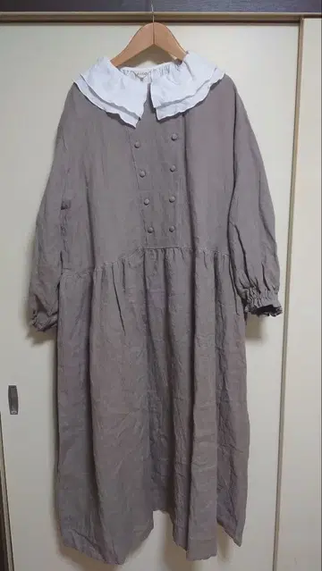 풍성한 싸개 버튼 개더 원피스