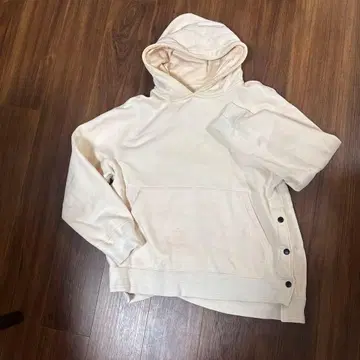 KURO 크림색 후드 부착 후드티