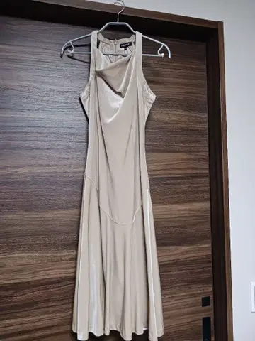 INDIVI 베이지 슬리브리스 롱 원피스 (드레스)