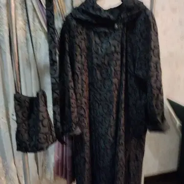 후드 부착 리버블 코트