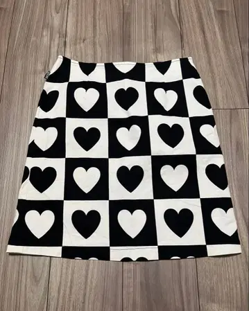 MOSCHINO JEANS 하트 무늬 타이트 스커트