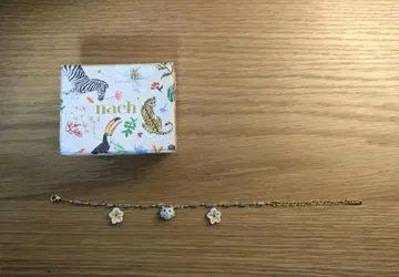 nach 꽃과 고양이 모티브 팔찌