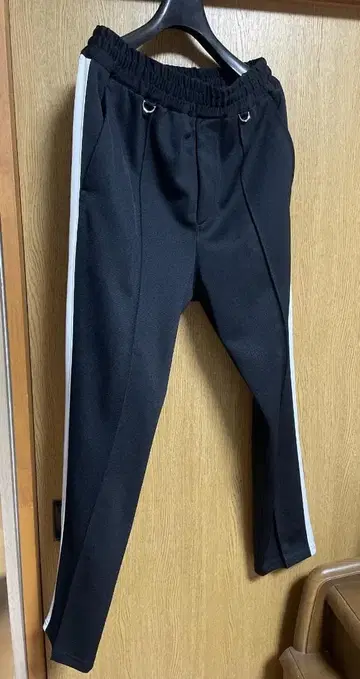 MASTERMIND WORLD 트랙 팬츠 스컬