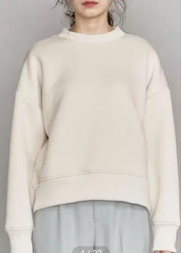 BY 종이상자 크루넥 풀오버 맨투맨 베이지