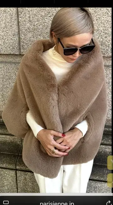 JENNE 리치 볼륨 퍼 케이프