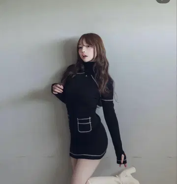 ANDMARY 터틀넥 미니 원피스