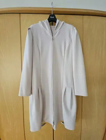 르네 새상품급 상의