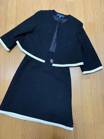 M's Gracy 블랙 셋업 스커트 셋업