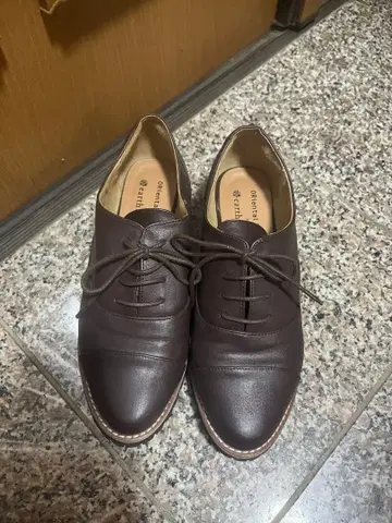 브라운 가죽 레이스업 슈즈