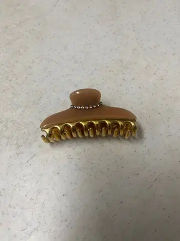 베이지 헤어 클립