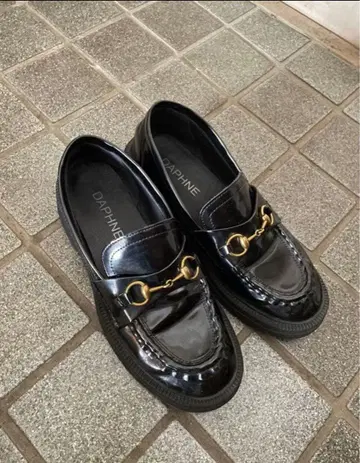 블랙 로퍼 골드 체인