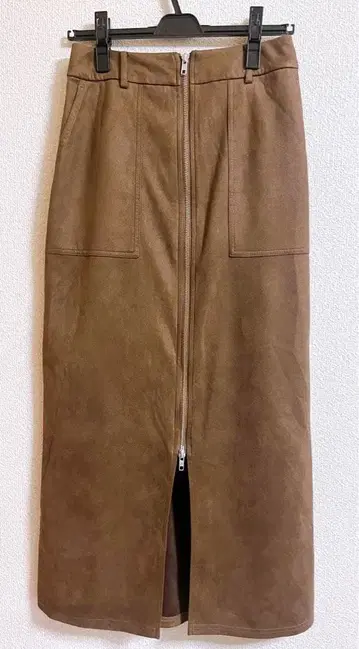 LOWRYS FARM 스웨이드 zip 타이트 스커트 브라운