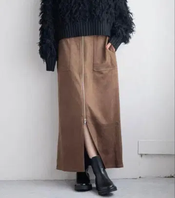 LOWRYS FARM 스웨이드 zip 타이트 스커트 브라운