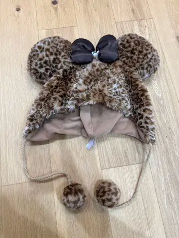 레오파드 무늬 귀도리 모자