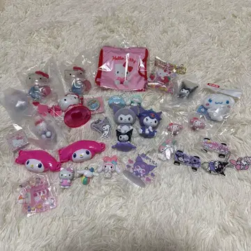 산리오 쿠로미 키티의 여러 가지 세트