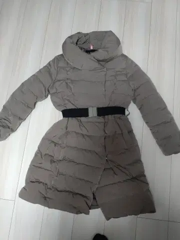 LOUNIE 다운 코트 그레이지 벨트 포함