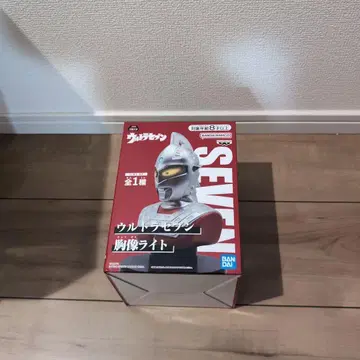 울트라 세븐 흉상 라이트