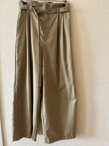 미라 오웬 벨트 포함 뒷밴딩 페이퍼백 팬츠