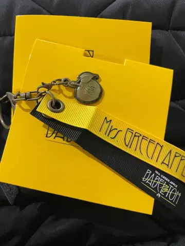 Mrs. GREEN APPLE 랜덤 가챠 키링 E BABEL