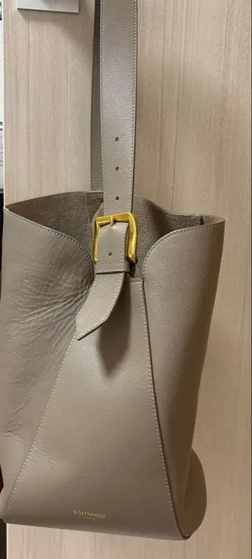 J&MDavidson 쿠이 버킷 토프(그레이 베이지) 가죽