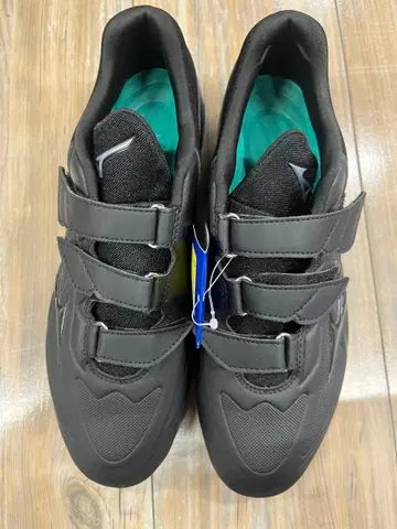 블랙 벨크로 스파이크 슈즈