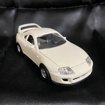 도요타 수프라 A80 화이트 다이아 반려동물