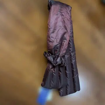 미사용 택 포함 C.ROUAN 와인 도트 무늬 다운 머플러