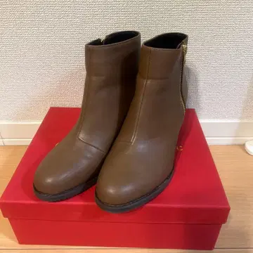 브라운 지퍼 부티 중간 힐 캐멀 M 사이즈