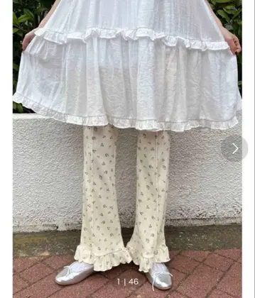 WC 꽃무늬 플레어 팬츠 (크림색) 미사용 새상품