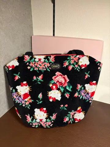 FEILER 산리오 콜라보 (키티) 핸드백