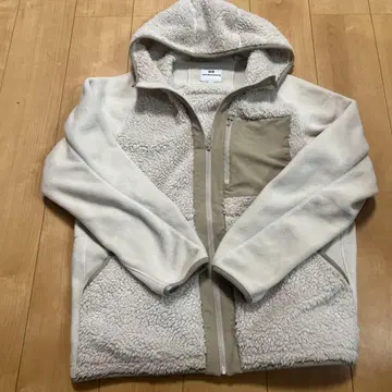 유니클로 화이트 마운티니어링 플리스 후드티 L