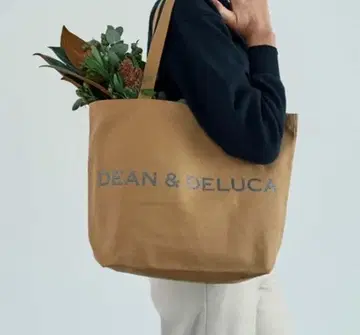 델루카 차리티 2025 토트 카페오레 L 사이즈