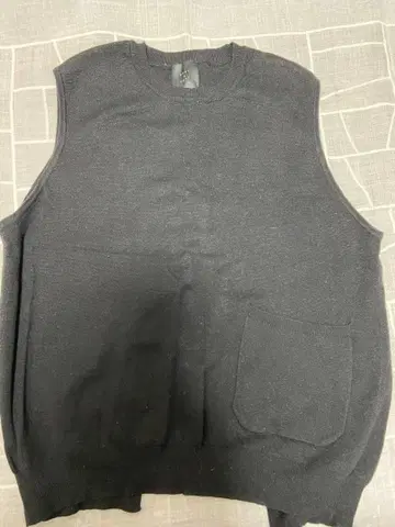 늑대와 올빼미 블랙 니트 베스트