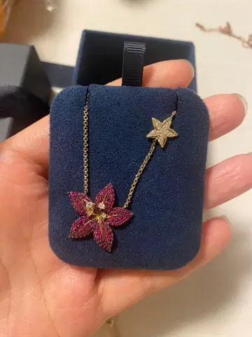 apm Monaco 꽃과 별 목걸이